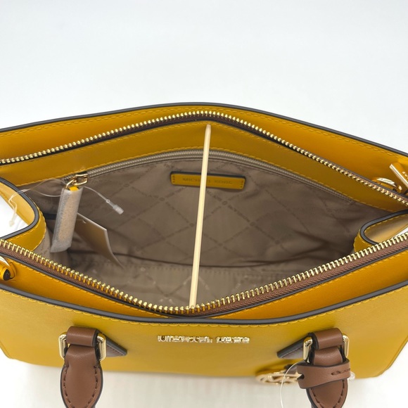 Michael Kors Sheila Medium Satchel Crossbody Bag & Double Zip Wallet Wristlet - Picture 8 of 12